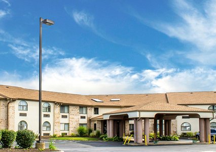 Pet Friendly Quality Inn Elyria in Elyria, Ohio