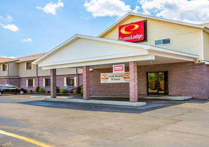 Pet Friendly Econo Lodge in Massena, New York