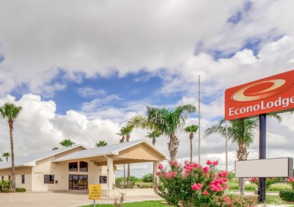 Pet Friendly Econo Lodge in Falfurrias, Texas