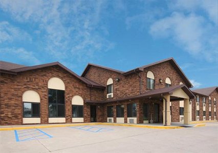 Pet Friendly Econo Lodge North in Sioux Falls, South Dakota