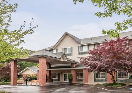 Pet Friendly Comfort Inn & Suites Tualatin - Portland South in Tualatin, Oregon