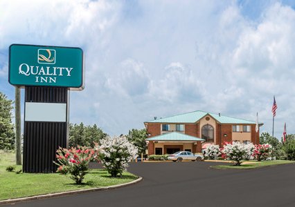 Pet Friendly Quality Inn in Pell City, Alabama