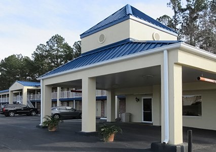 Pet Friendly Rodeway Inn in Walterboro, South Carolina