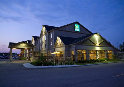 Pet Friendly Quality Inn & Suites in Petawawa, Ontario