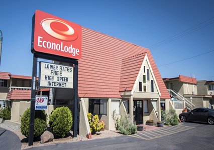 Pet Friendly Econo Lodge Downtown in Albuquerque, New Mexico