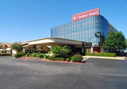 Pet Friendly Clarion Hotel in Broken Arrow, Oklahoma