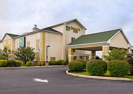 Pet Friendly Quality Inn Spring Mills - Martinsburg North in Falling Waters, West Virginia