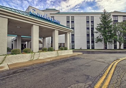 Pet Friendly Comfort Inn Miami Valley Centre Mall in Piqua, Ohio