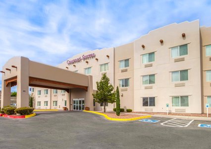 Pet Friendly Quality Suites University in El Paso, Texas