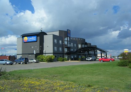 Pet Friendly Comfort Inn & Suites in Medicine Hat, Alberta