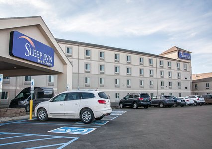 Pet Friendly Sleep Inn & Suites in Minot, North Dakota