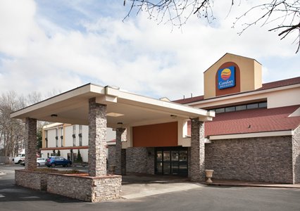 Pet Friendly Comfort Inn & Suites in Statesville, North Carolina