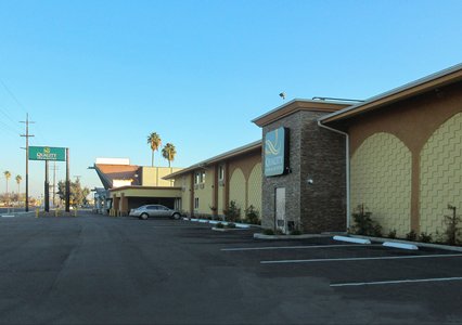 Pet Friendly Quality Inn & Suites near Downtown Bakersfield in Bakersfield, California