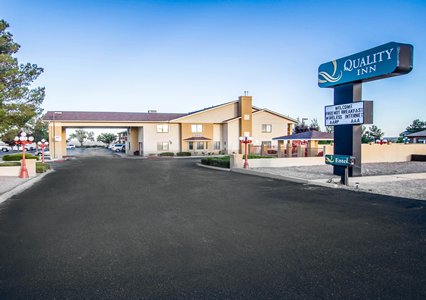 Pet Friendly Quality Inn in Holbrook, Arizona