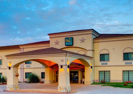 Pet Friendly Quality Inn & Suites in Glen Rose, Texas