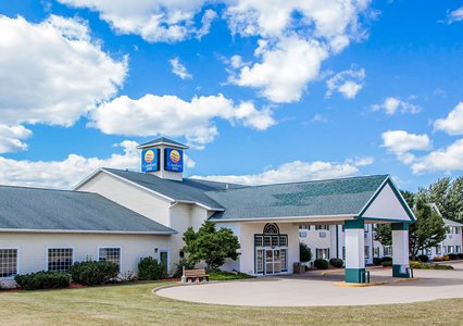 Pet Friendly Comfort Inn in Dyersville, Iowa