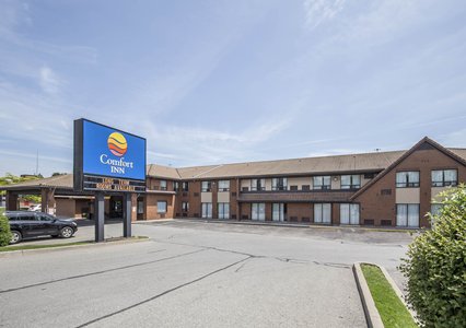 Pet Friendly Comfort Inn in Pickering, Ontario