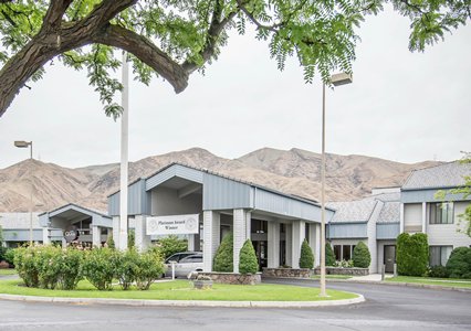 Pet Friendly Quality Inn & Suites Conference Center in Clarkston, Washington