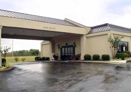 Pet Friendly Quality Inn in Holly Springs, Mississippi