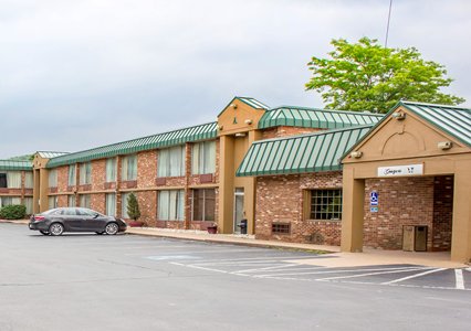 Pet Friendly Clarion Hotel in Dubois, Pennsylvania