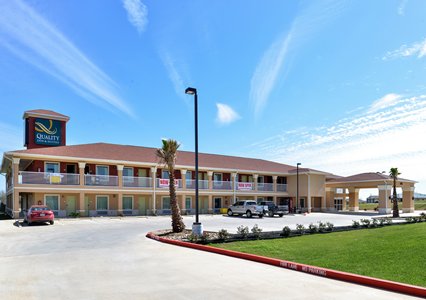 Pet Friendly Quality Inn & Suites in Cotulla, Texas