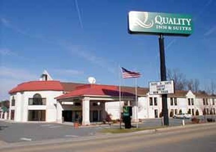 Pet Friendly Quality Inn & Suites in Thomasville, North Carolina