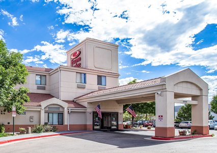 Pet Friendly Econo Lodge Denver International Airport in Aurora, Colorado