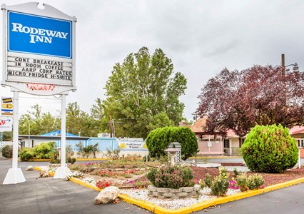 Pet Friendly Rodeway Inn Yreka in Yreka, California