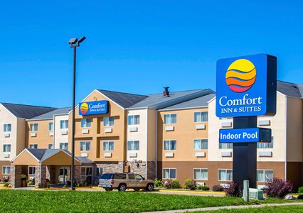 Pet Friendly Comfort Inn & Suites in Coralville, Iowa