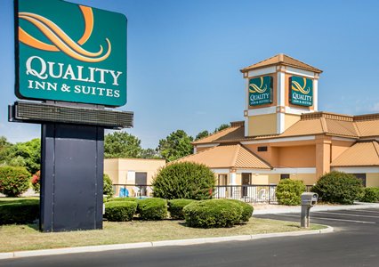 Pet Friendly Quality Inn & Suites in Richburg, South Carolina