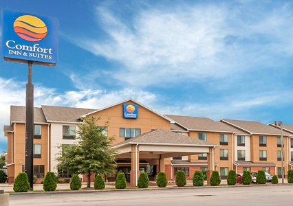 Pet Friendly Comfort Inn & Suites in Sikeston, Missouri