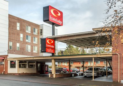 Pet Friendly Econo Lodge in Vancouver, Washington