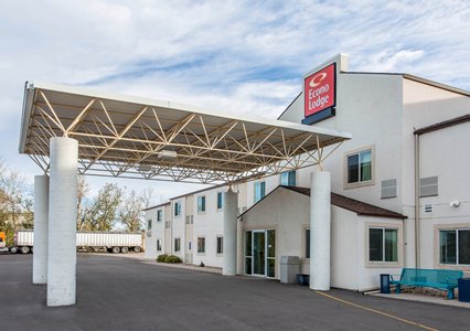 Pet Friendly Econo Lodge in Belle Fourche, South Dakota