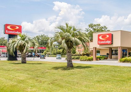 Pet Friendly Econo Lodge Pooler - Savannah I-95 in Pooler, Georgia