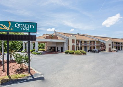 Pet Friendly Quality Inn Fort Jackson in Columbia, South Carolina