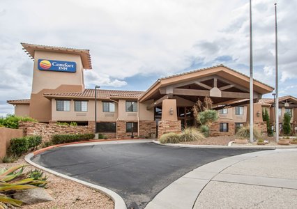 Pet Friendly Comfort Inn Benson near Kartchner Caverns in Benson, Arizona