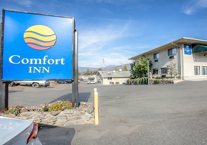 Pet Friendly Comfort Inn Yosemite Area in Oakhurst, California
