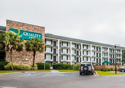 Pet Friendly Quality Inn At Town Center in Beaufort, South Carolina