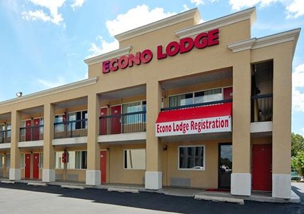 Pet Friendly Econo Lodge Philadelphia Airport in Lester, Pennsylvania