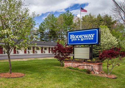 Pet Friendly Rodeway Inn & Suites in Brunswick, Maine