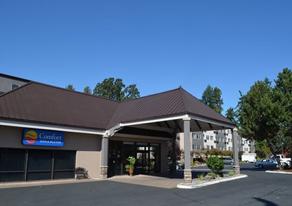 Pet Friendly Comfort Inn & Suites West in Beaverton, Oregon