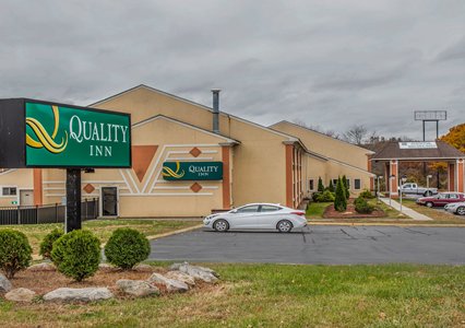Pet Friendly Quality Inn in Plainfield, Connecticut