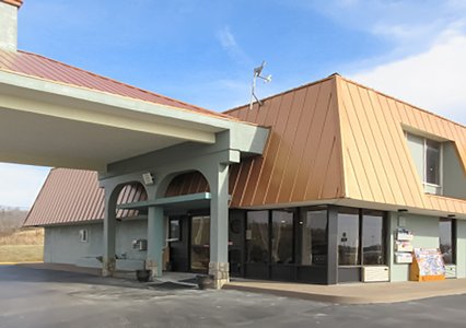 Pet Friendly Econo Lodge in White Pine, Tennessee