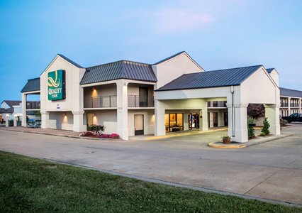 Pet Friendly Quality Inn US65 and E Battlefield Rd Springfield in Springfield, Missouri