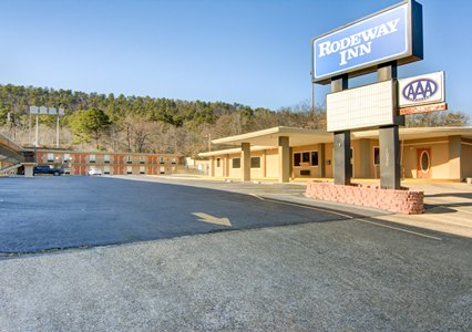 Pet Friendly Rodeway Inn in Hot Springs, Arkansas