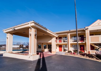 Pet Friendly Econo Lodge in Christiansburg, Virginia