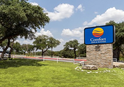 Pet Friendly Comfort Inn & Suites in Burnet, Texas