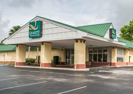 Pet Friendly Quality Inn & Suites and Conference Center in Brooksville, Florida