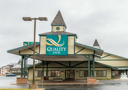 Pet Friendly Quality Inn in Gaylord, Michigan