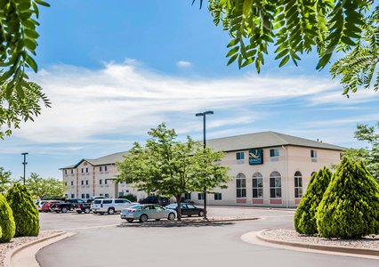 Pet Friendly Comfort Inn & Suites in Pueblo, Colorado